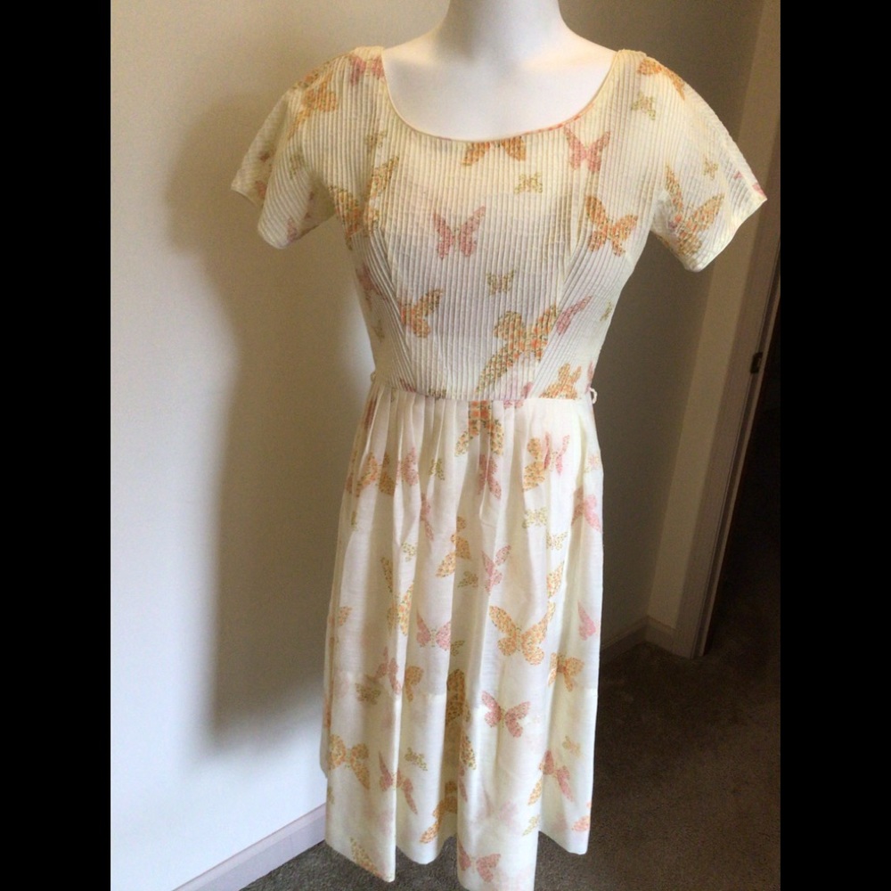 Vintage L’Aiglon Pale Yellow w Butterflies Dress